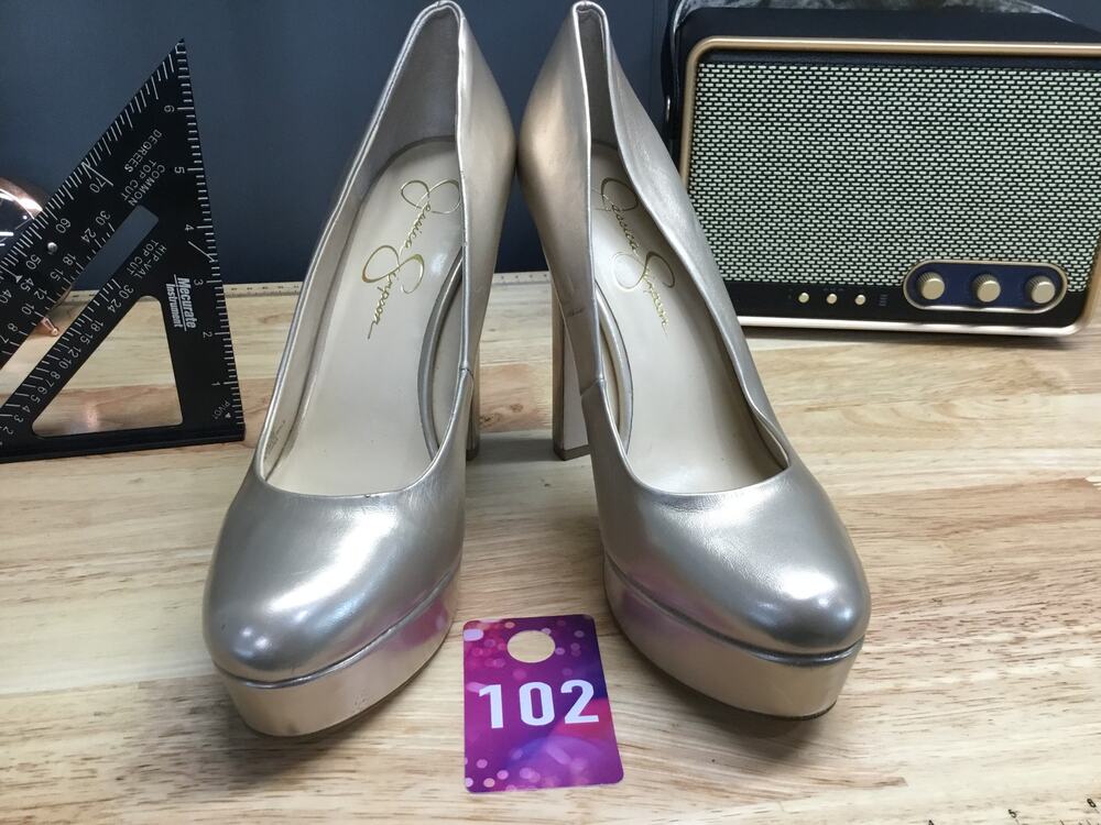 Jessica Simpson Pumps Women's 8.5 Gold Patent Leather Slip-On High Heel Platform
